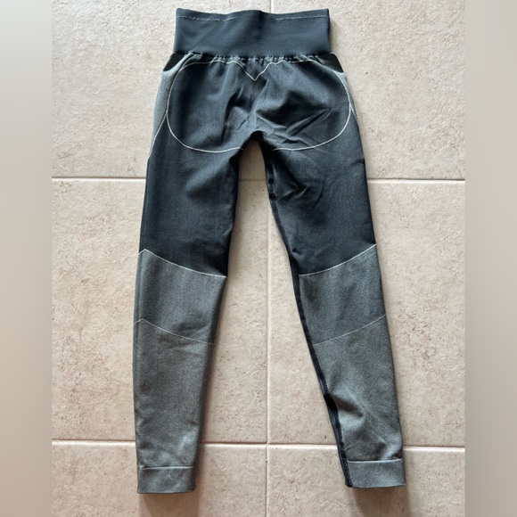 Gymshark Leggings Small - Picture 2 of 6